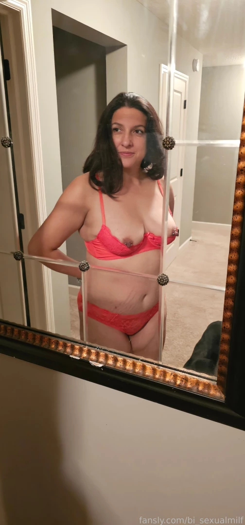 bi_sexualmilf [ bi-sexualmilf ] Onlyfans leaked photo 18415902 on Hotleaks.tv