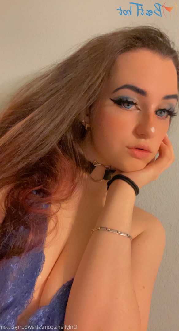 strawburrykitten Onlyfans leaked photo 18399534 on Hotleaks.tv