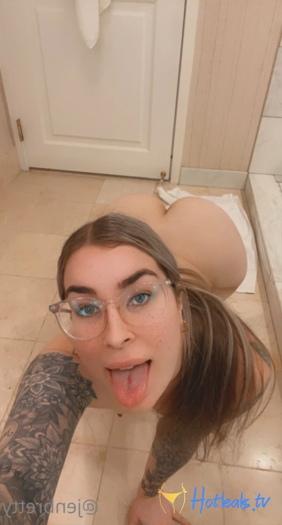 Jen Brett [ therealjenbretty ] Onlyfans leaked photo 11981887 on Hotleaks.tv