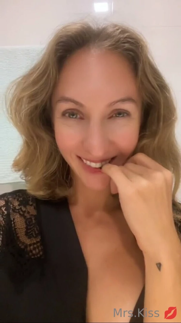 kriss_kissss [ kriss-kissss ] Onlyfans leaked photo 18421232 on Hotleaks.tv