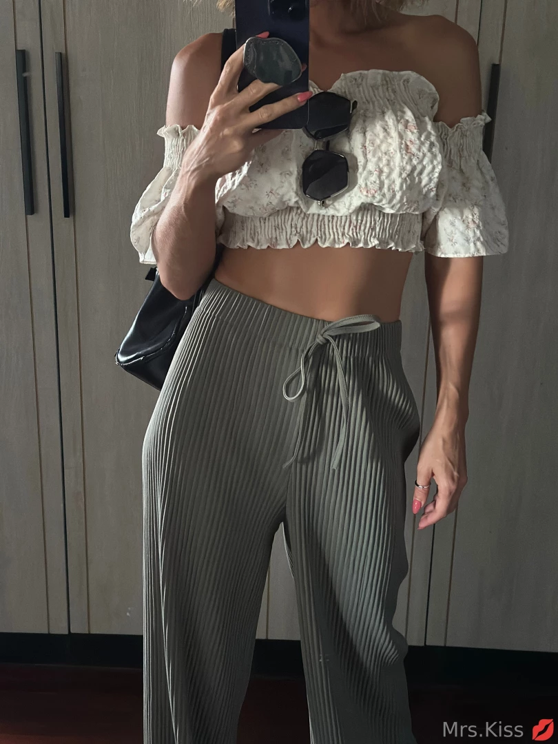 kriss_kissss [ kriss-kissss ] Onlyfans leaked photo 18423285 on Hotleaks.tv