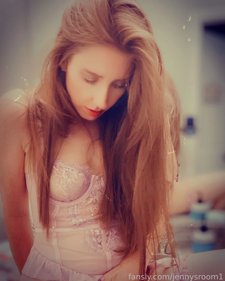 jennysroom1 Onlyfans leaked photo 18423877 on Hotleaks.tv