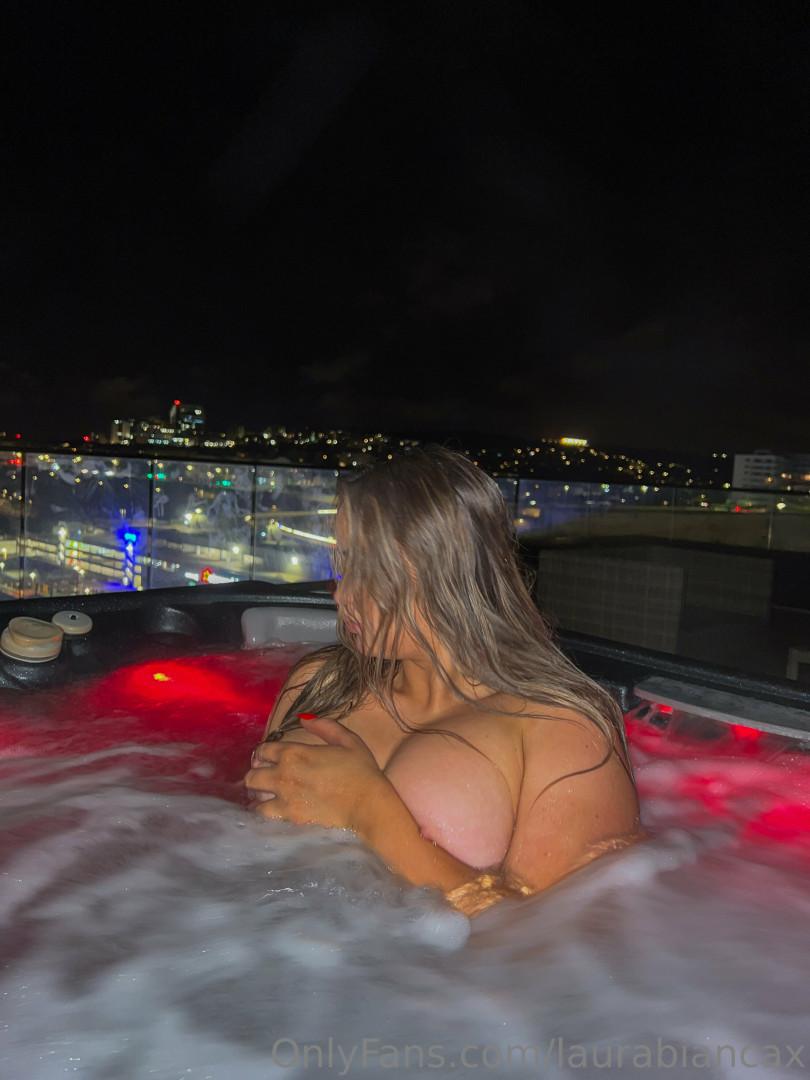 laurabiancax Onlyfans leaked photo 18422542 on Hotleaks.tv