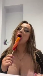 18422705