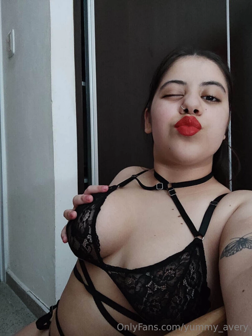 yummy_avery [ yummy-avery ] Onlyfans leaked photo 18426740 on Hotleaks.tv