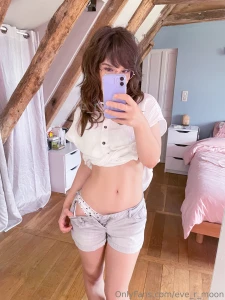 eve_r_moon