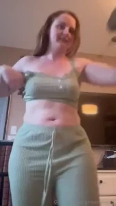 ginger.snap33 [ ginger-snap33 ] Onlyfans leaked video 18437348 on Hotleaks.tv