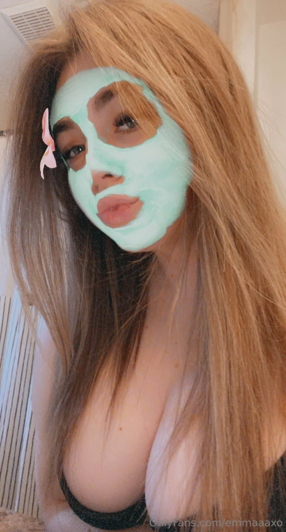 emmaaaxo Onlyfans leaked photo 18437335 on Hotleaks.tv