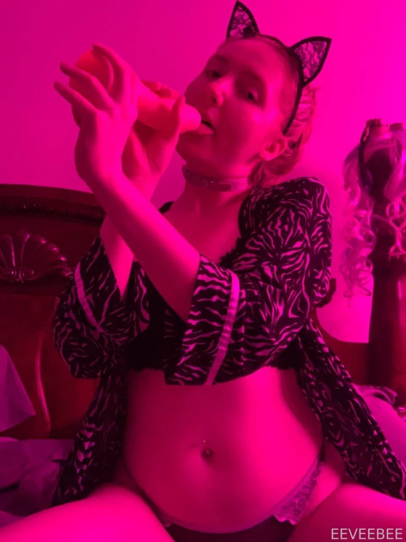 eeveebee Onlyfans leaked photo 18447040 on Hotleaks.tv