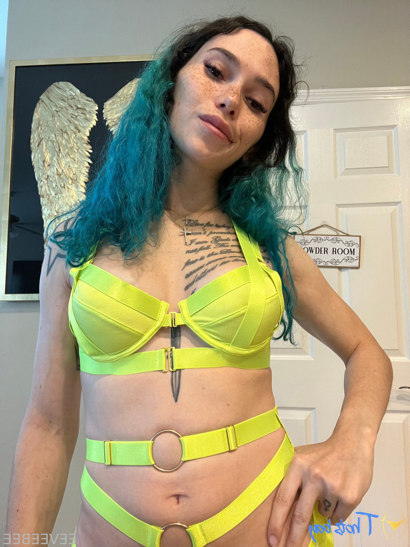 eeveebee Onlyfans leaked photo 18447398 on Hotleaks.tv