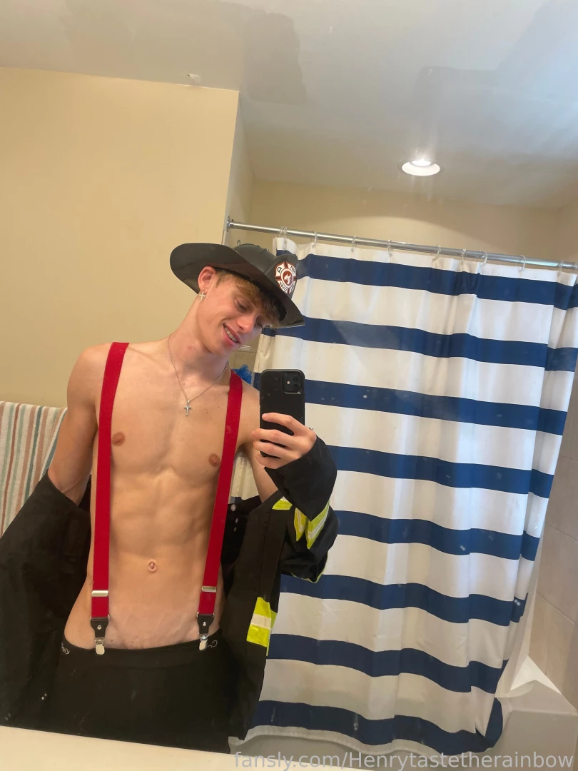 henrytastetherainbow Onlyfans leaked photo 18450556 on Hotleaks.tv