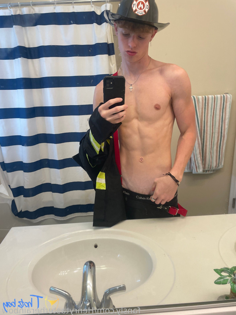 henrytastetherainbow Onlyfans leaked photo 18450558 on Hotleaks.tv