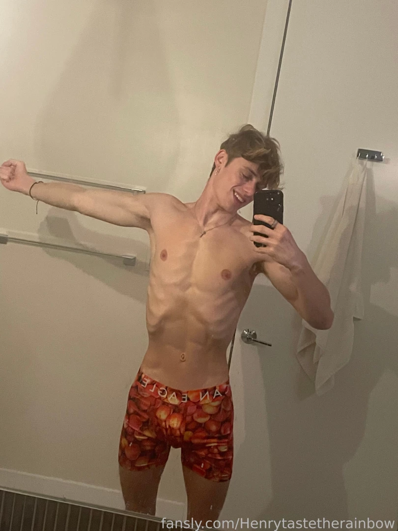 henrytastetherainbow Onlyfans leaked photo 18451522 on Hotleaks.tv