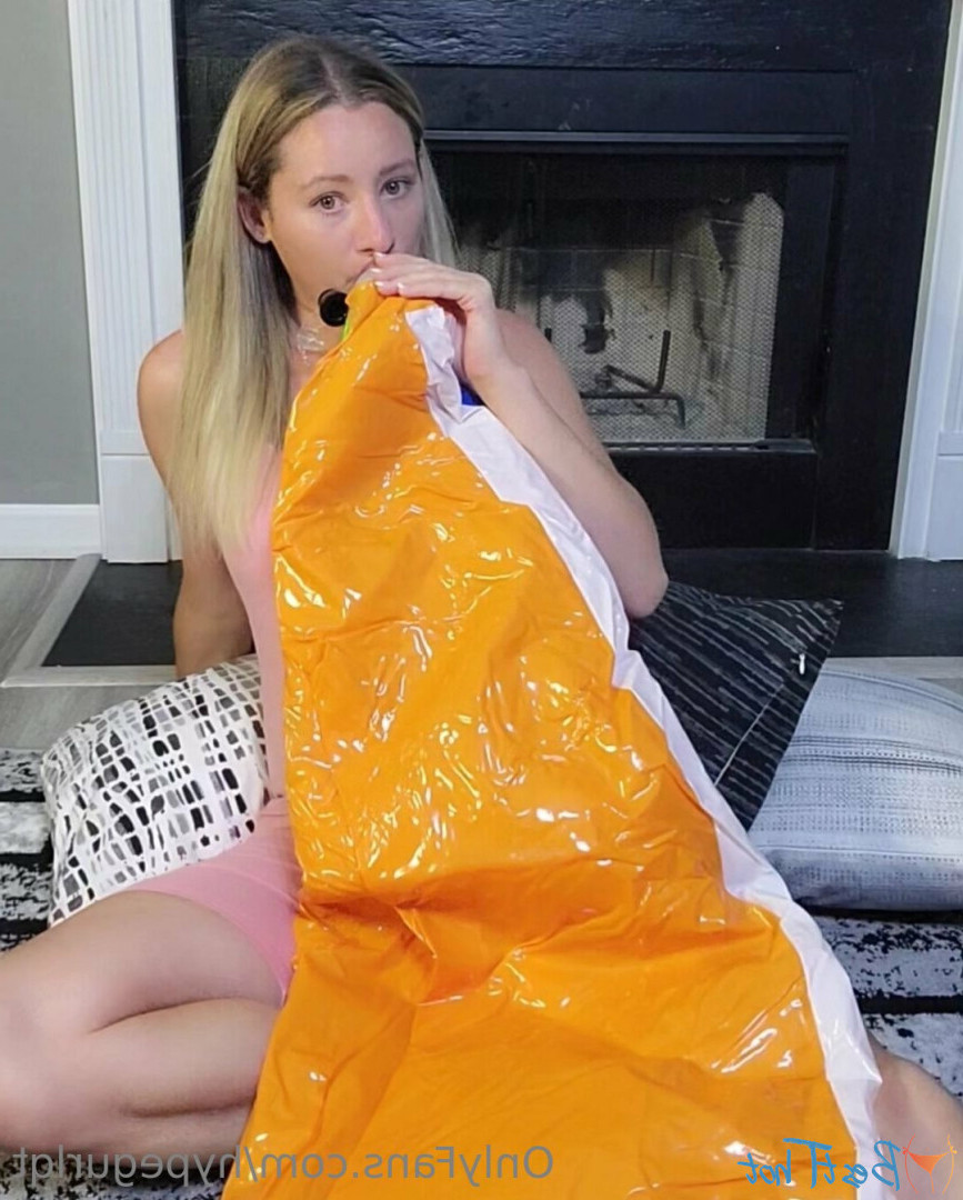hypegurlqt Onlyfans leaked photo 18448009 on Hotleaks.tv