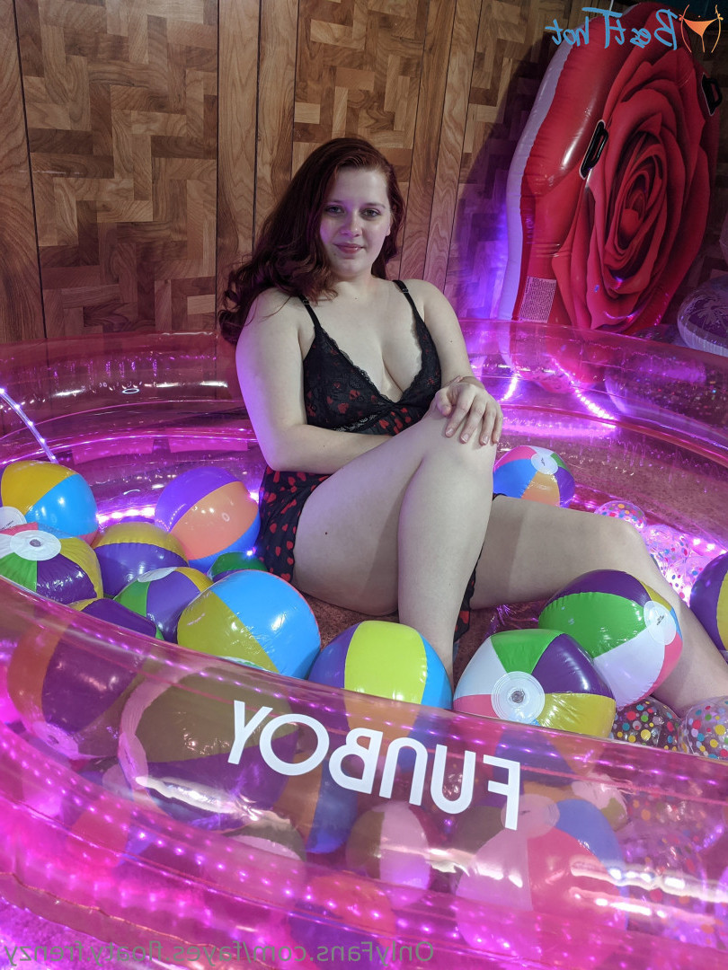 fayes.floaty.frenzy [ fayes-floaty-frenzy ] Onlyfans leaked photo 18447064 on Hotleaks.tv