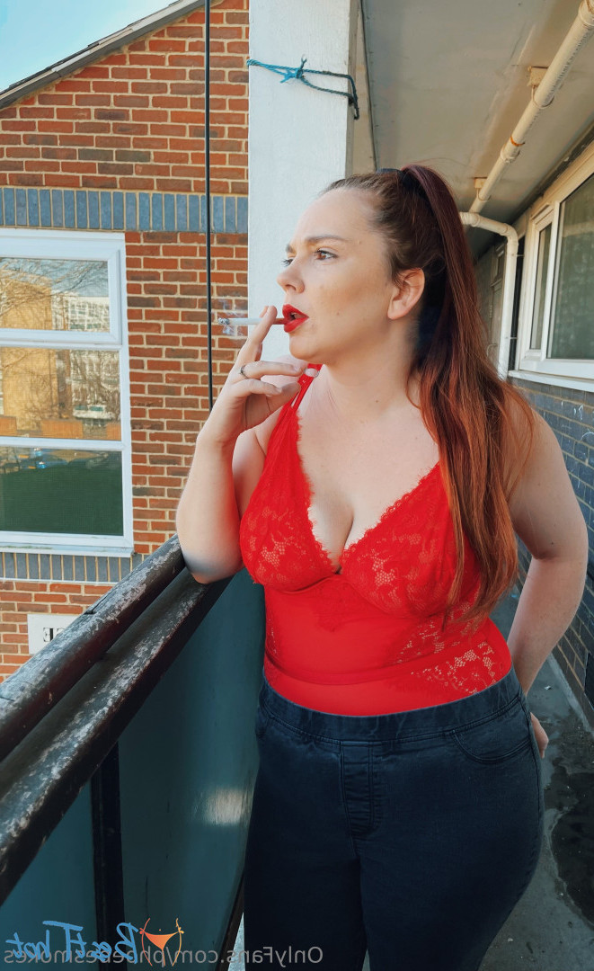 phoebesmokes Onlyfans leaked photo 18457004 on Hotleaks.tv