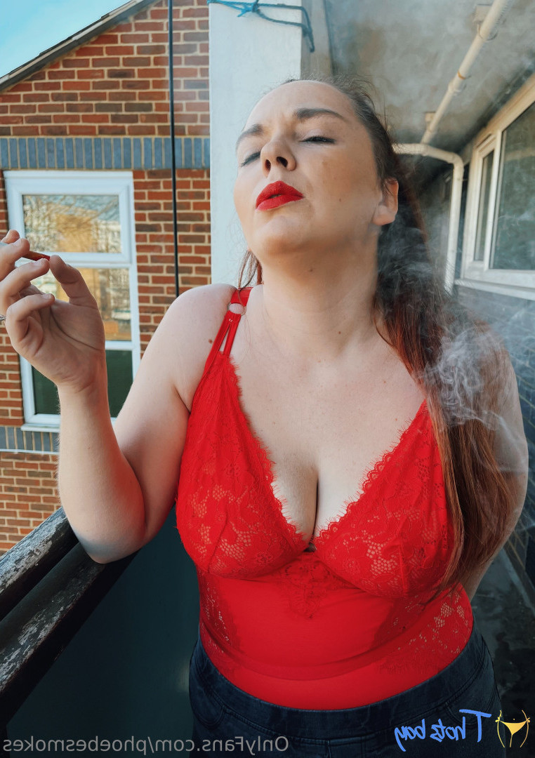 phoebesmokes Onlyfans leaked photo 18457008 on Hotleaks.tv