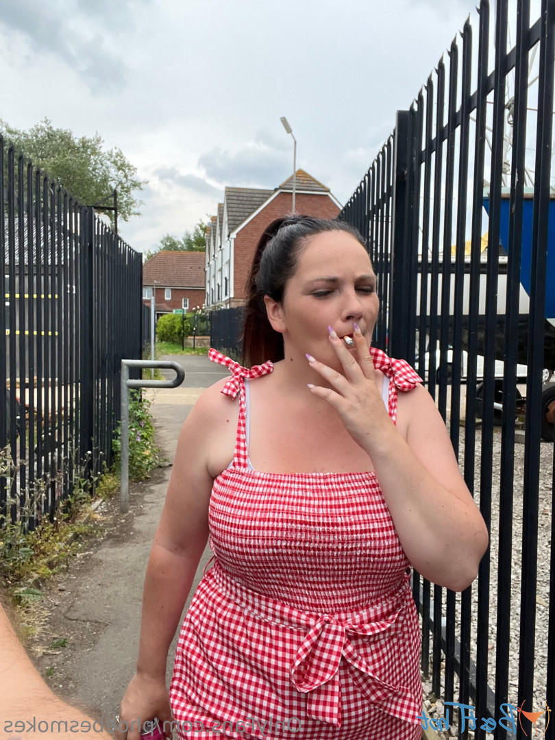 phoebesmokes Onlyfans leaked photo 18457899 on Hotleaks.tv