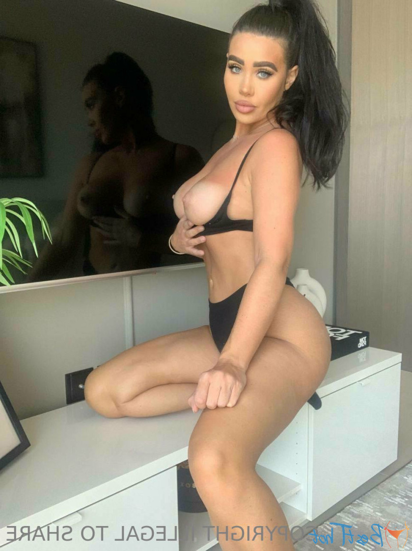 misshannahjadefree Onlyfans leaked photo 18475864 on Hotleaks.tv