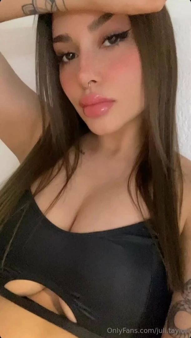 juli.taylor [ juli-taylor ] Onlyfans leaked photo 18453590 on Hotleaks.tv