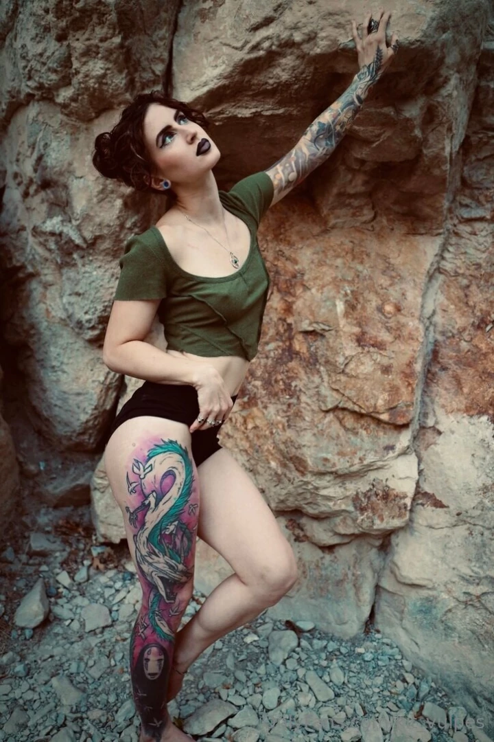 caprice_de_lune [ caprice-de-lune ] Onlyfans leaked photo 18454590 on Hotleaks.tv