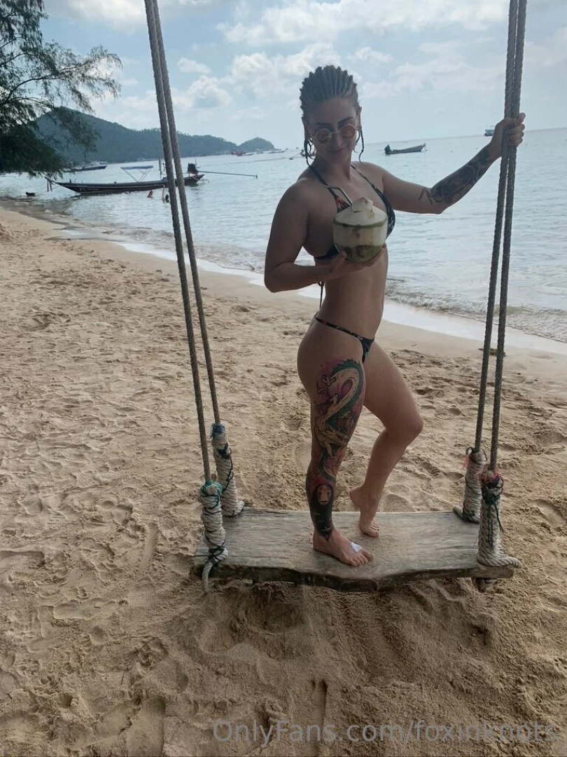 caprice_de_lune [ caprice-de-lune ] Onlyfans leaked photo 18459845 on Hotleaks.tv