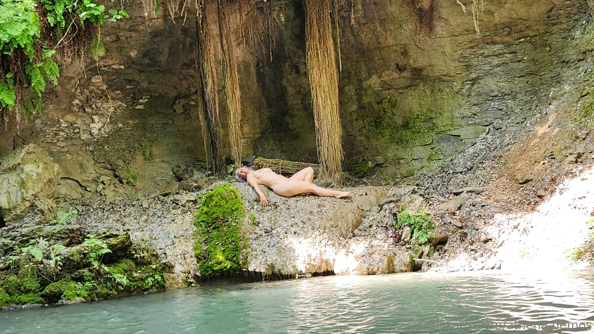 athena.demos [ athena-demos ] Onlyfans leaked photo 18456832 on Hotleaks.tv