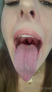 4715590