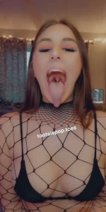 4715692