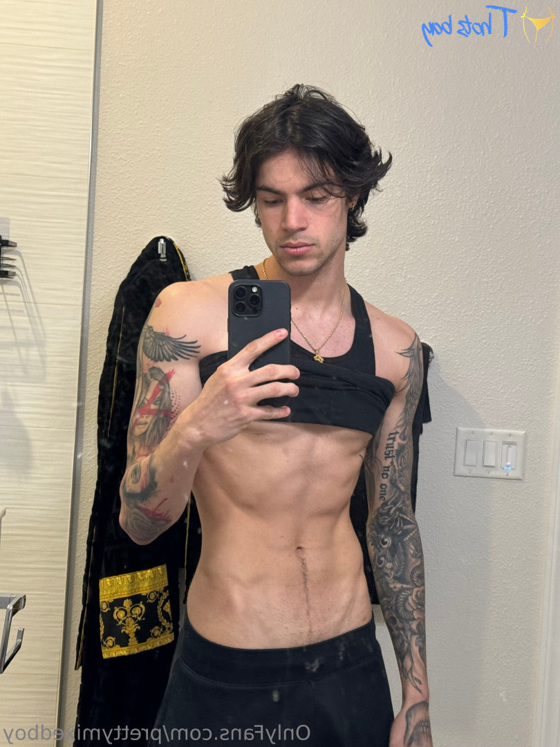 prettymixedboy Onlyfans leaked photo 18456708 on Hotleaks.tv