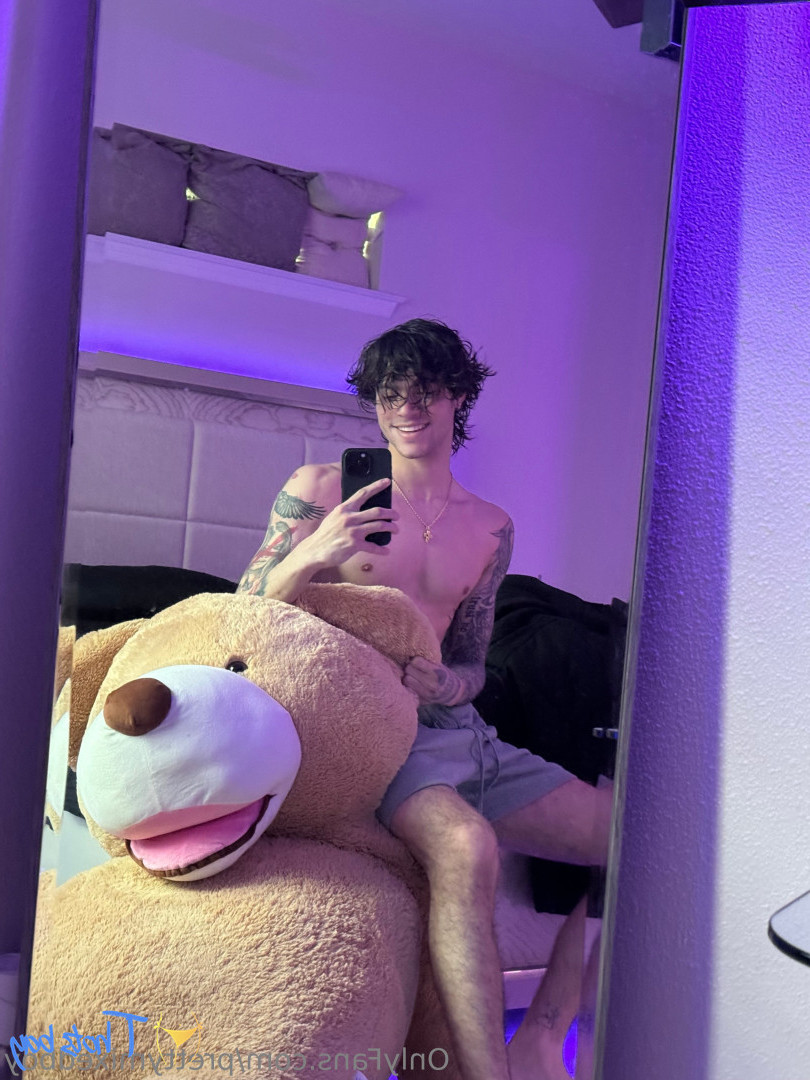 prettymixedboy Onlyfans leaked photo 18456748 on Hotleaks.tv