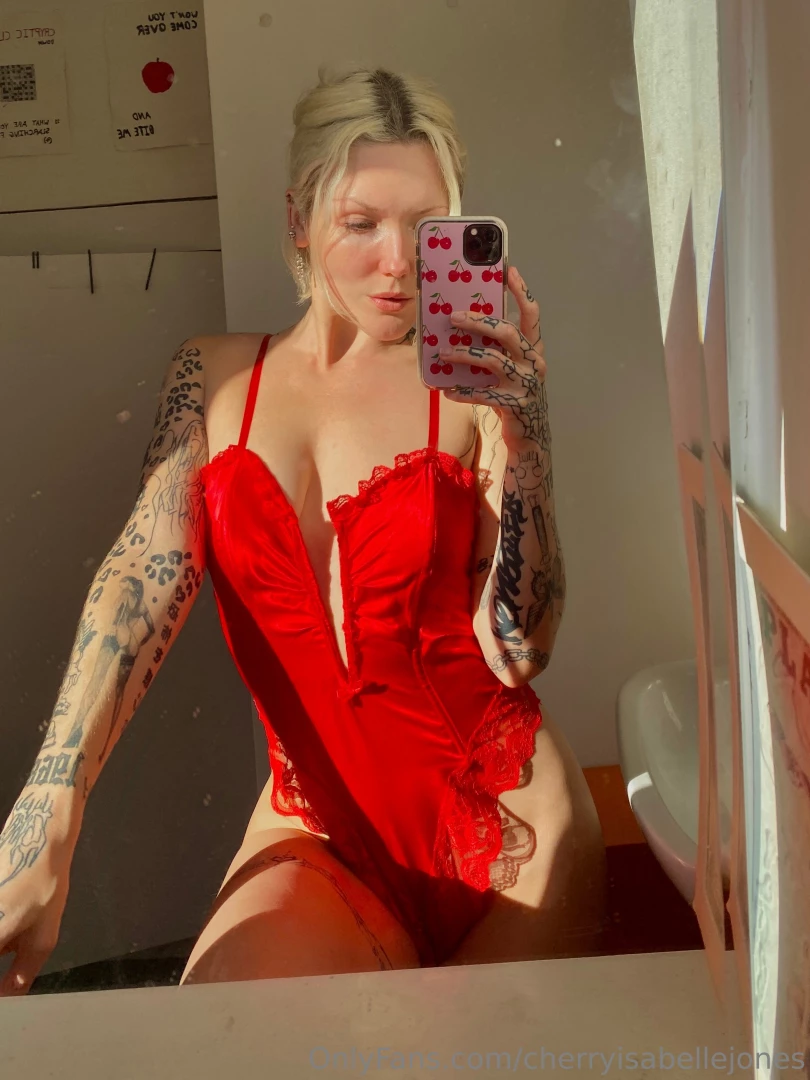 cherryisabellejones Onlyfans leaked photo 18461200 on Hotleaks.tv