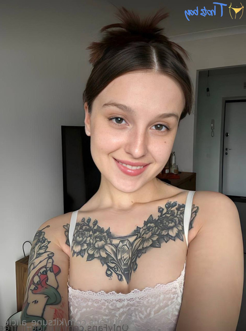 kitsune_alicie [ kitsune-alicie ] Onlyfans leaked photo 18461813 on Hotleaks.tv