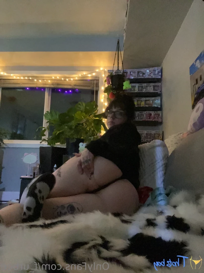 f_urbee [ f-urbee ] Onlyfans leaked photo 18626938 on Hotleaks.tv