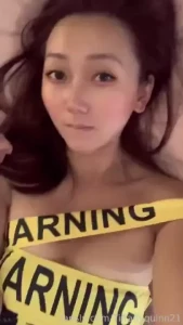 18526989