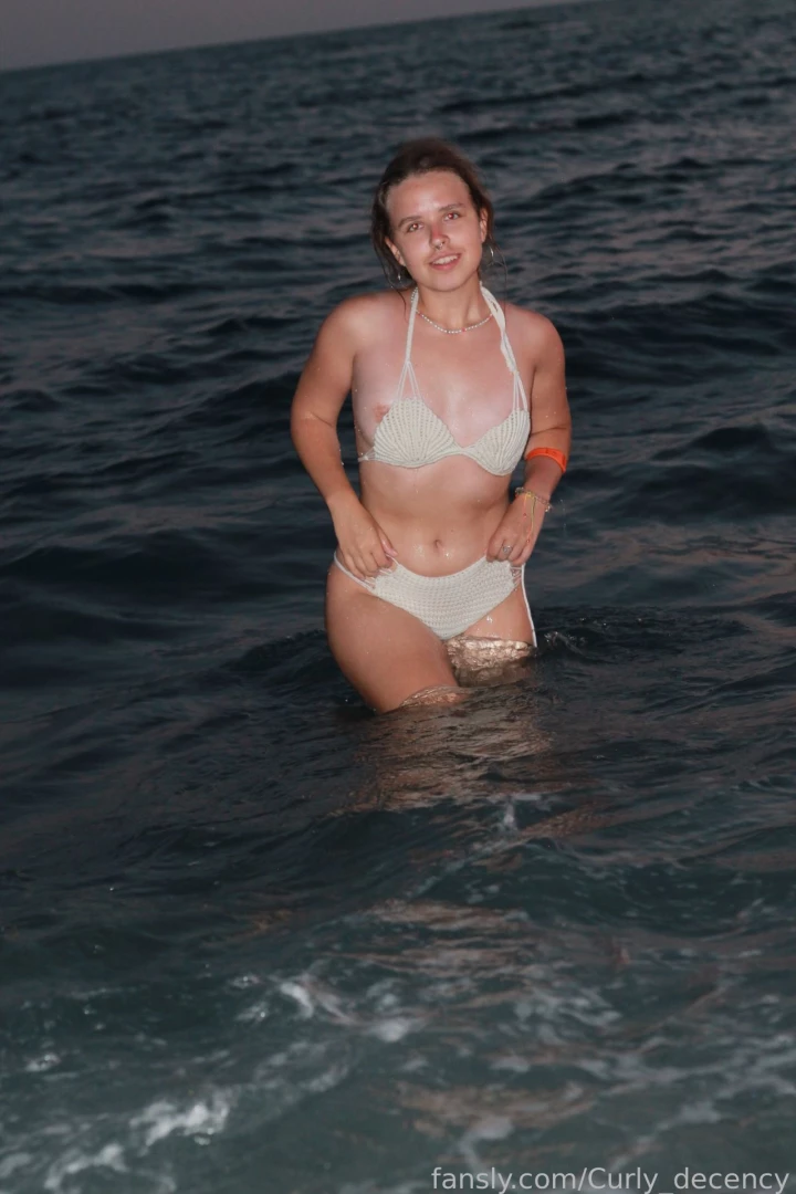 Curly_Decency [ curly-decency ] Onlyfans leaked photo 18529106 on Hotleaks.tv
