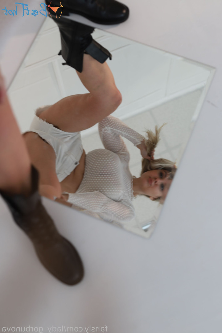 lady_gorbunova [ lady-gorbunova ] Onlyfans leaked photo 18536384 on Hotleaks.tv