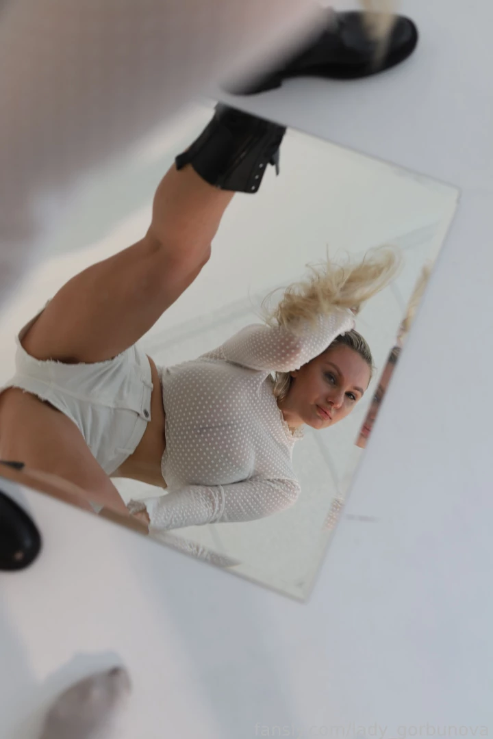 lady_gorbunova [ lady-gorbunova ] Onlyfans leaked photo 18536385 on Hotleaks.tv