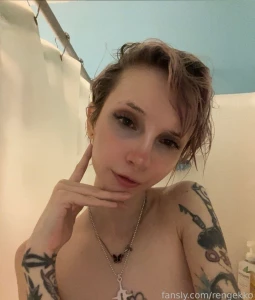 18537927