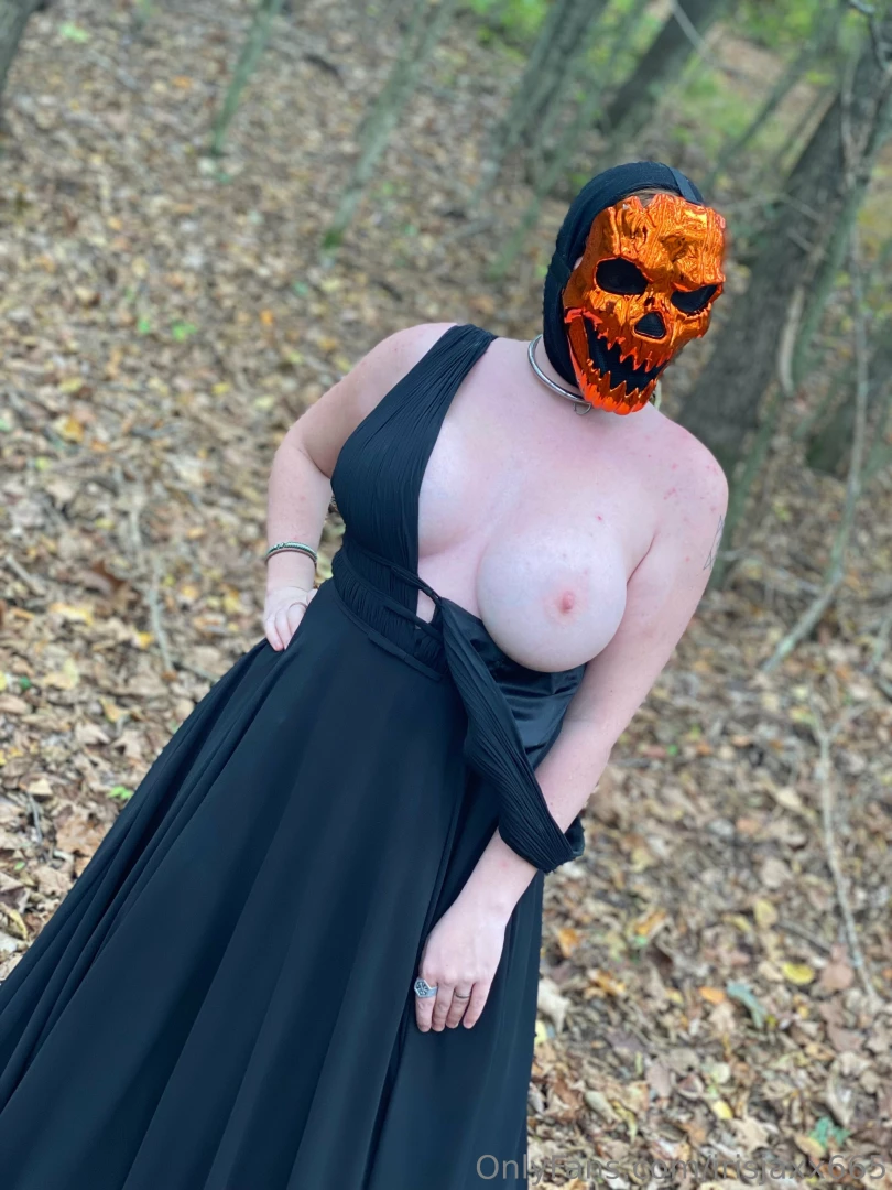 irisjaxx665 Onlyfans leaked photo 18544050 on Hotleaks.tv