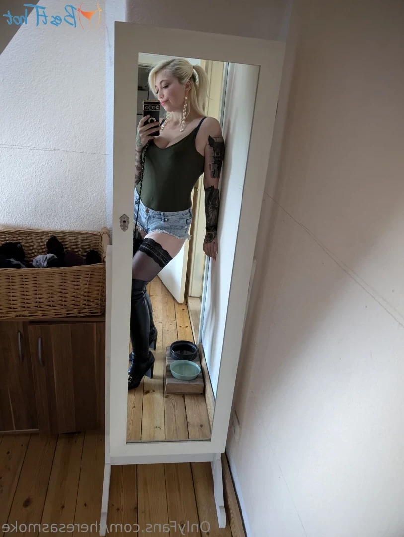 theresasmoke Onlyfans leaked photo 18544854 on Hotleaks.tv