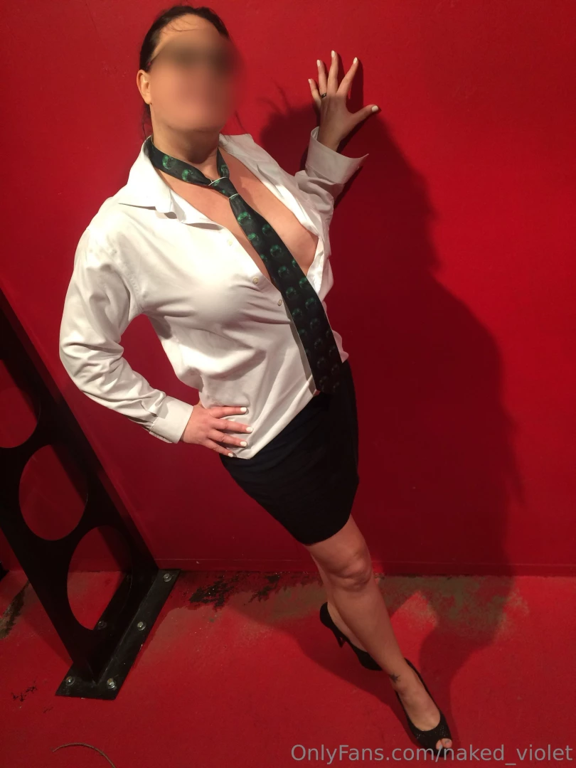 naked_violet [ naked-violet ] Onlyfans leaked photo 18559446 on Hotleaks.tv