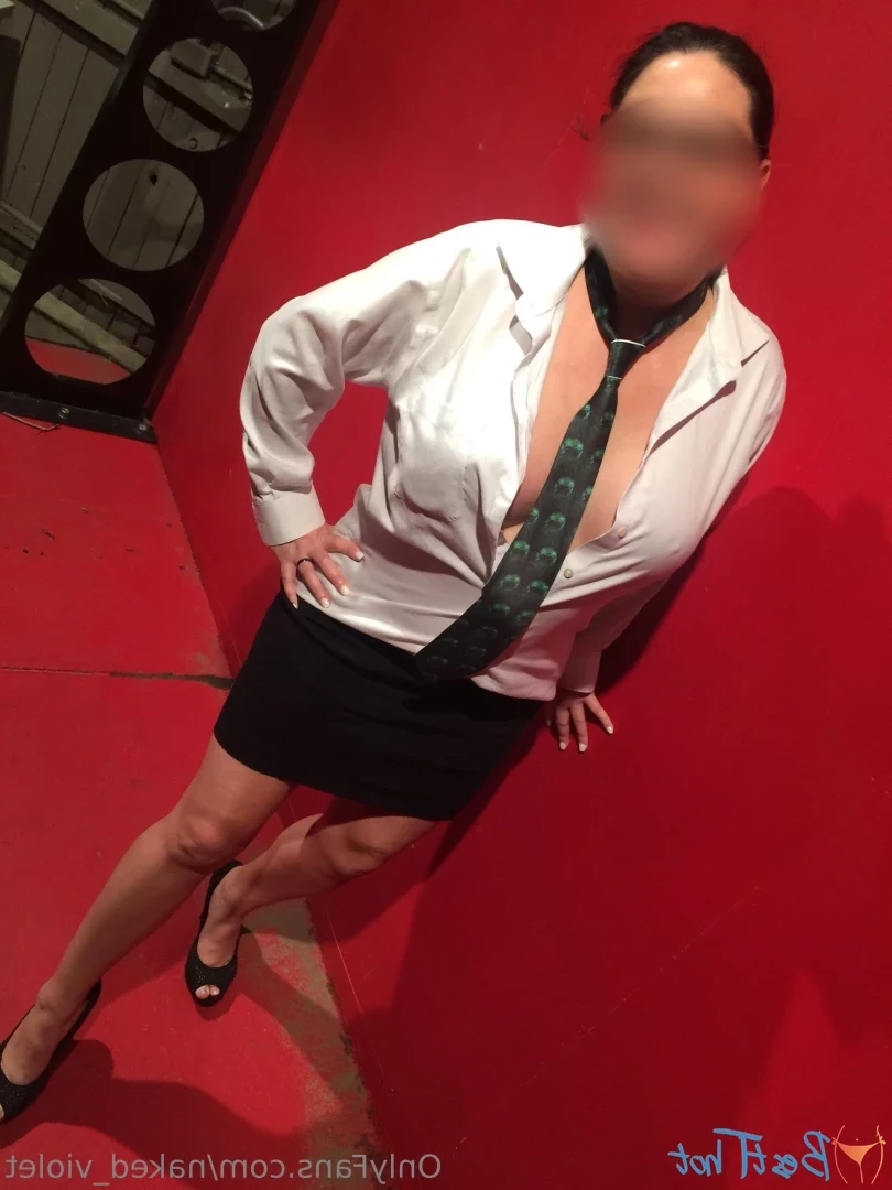 naked_violet [ naked-violet ] Onlyfans leaked photo 18559449 on Hotleaks.tv