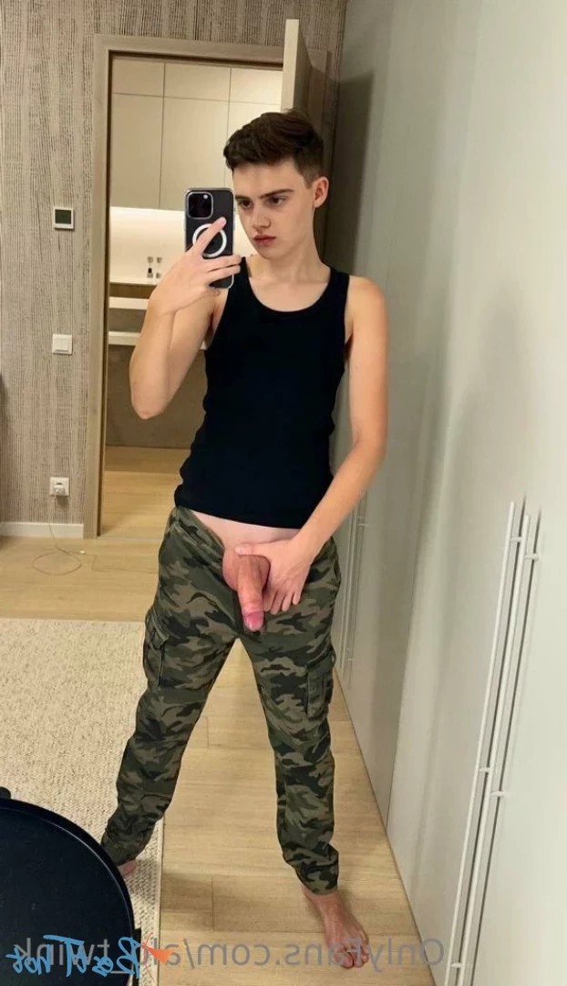 alo_twink [ alo-twink ] Onlyfans leaked photo 18545139 on Hotleaks.tv