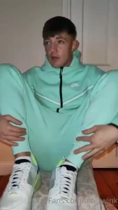 18559373