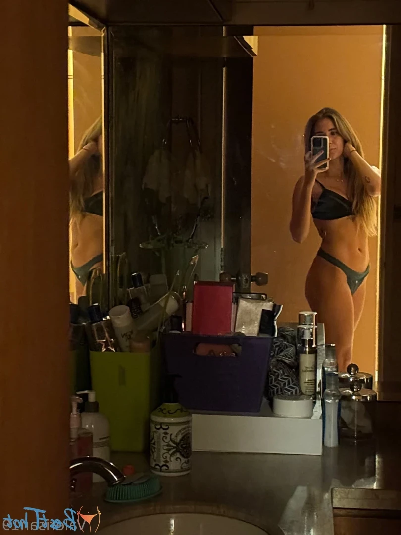 valerisan19 Onlyfans leaked photo 18549424 on Hotleaks.tv