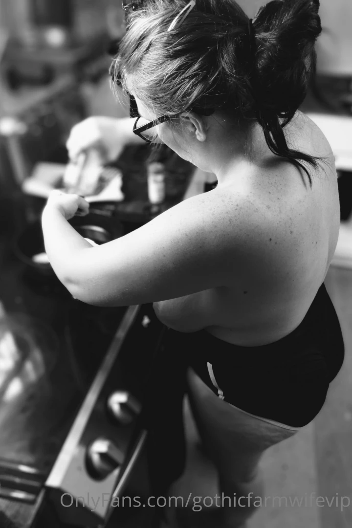 gothiccfarmwifevip Onlyfans leaked photo 18551342 on Hotleaks.tv