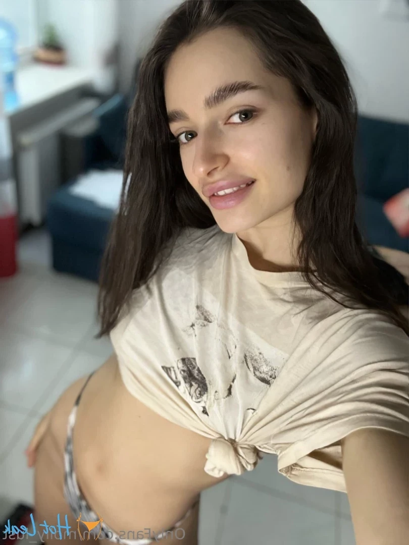 molly_via [ molly-via ] Onlyfans leaked photo 18599371 on Hotleaks.tv