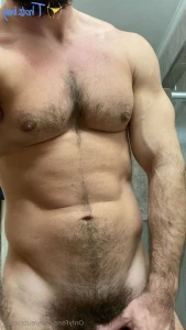 18557928
