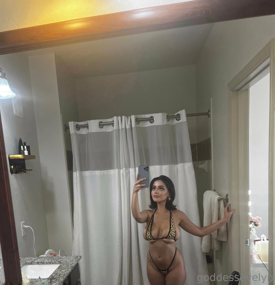 evelynluxe Onlyfans leaked photo 18602137 on Hotleaks.tv